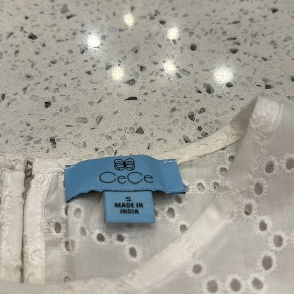 CeCe Open dotted Top - Picture 6 of 11